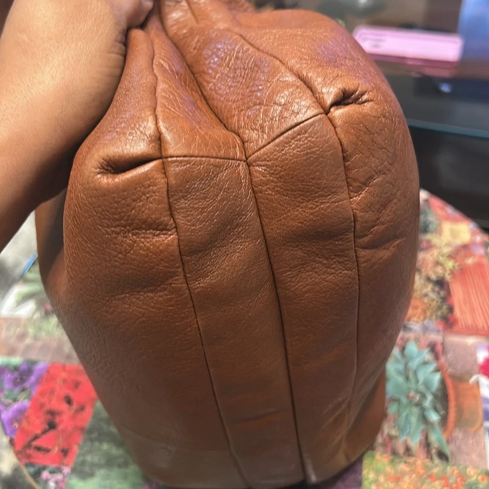 Authentic Coach pebble brown LEATHER BAG With clean inside. - Picture 10 of 11